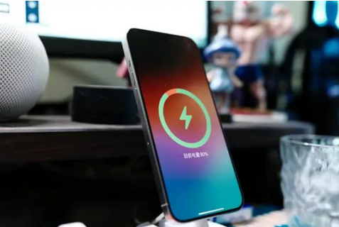 响水苹果15换屏服务分享用什么充电器给iPhone15充电更好 
